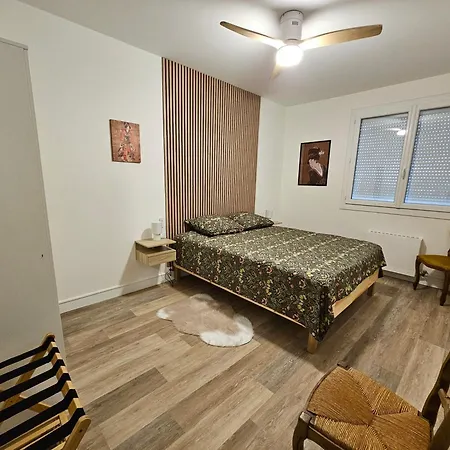 Le Friendly Avec Parking - 6 Pers - 15 Min De Lyon - Balcon