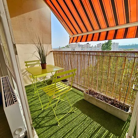 Le Friendly Avec Parking - 6 Pers - 15 Min De Lyon - Balcon * Corbas